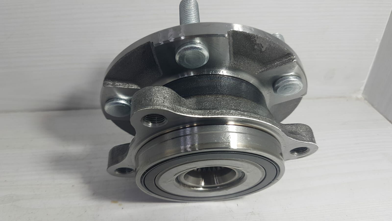 corolla07-12/avensis 08- porya ön teker rulmanı yatagı