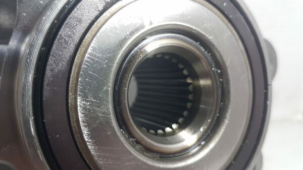 corolla07-12/avensis 08- porya ön teker rulmanı yatagı