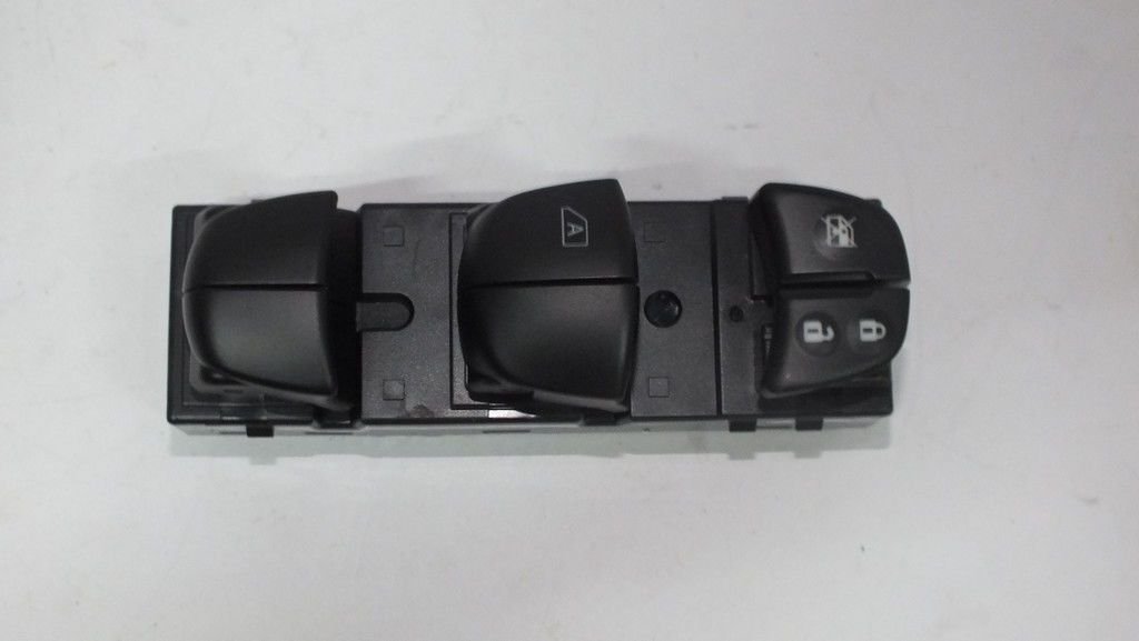 NAVARA 2015- CAM DÜĞMESİ ÖN SOL