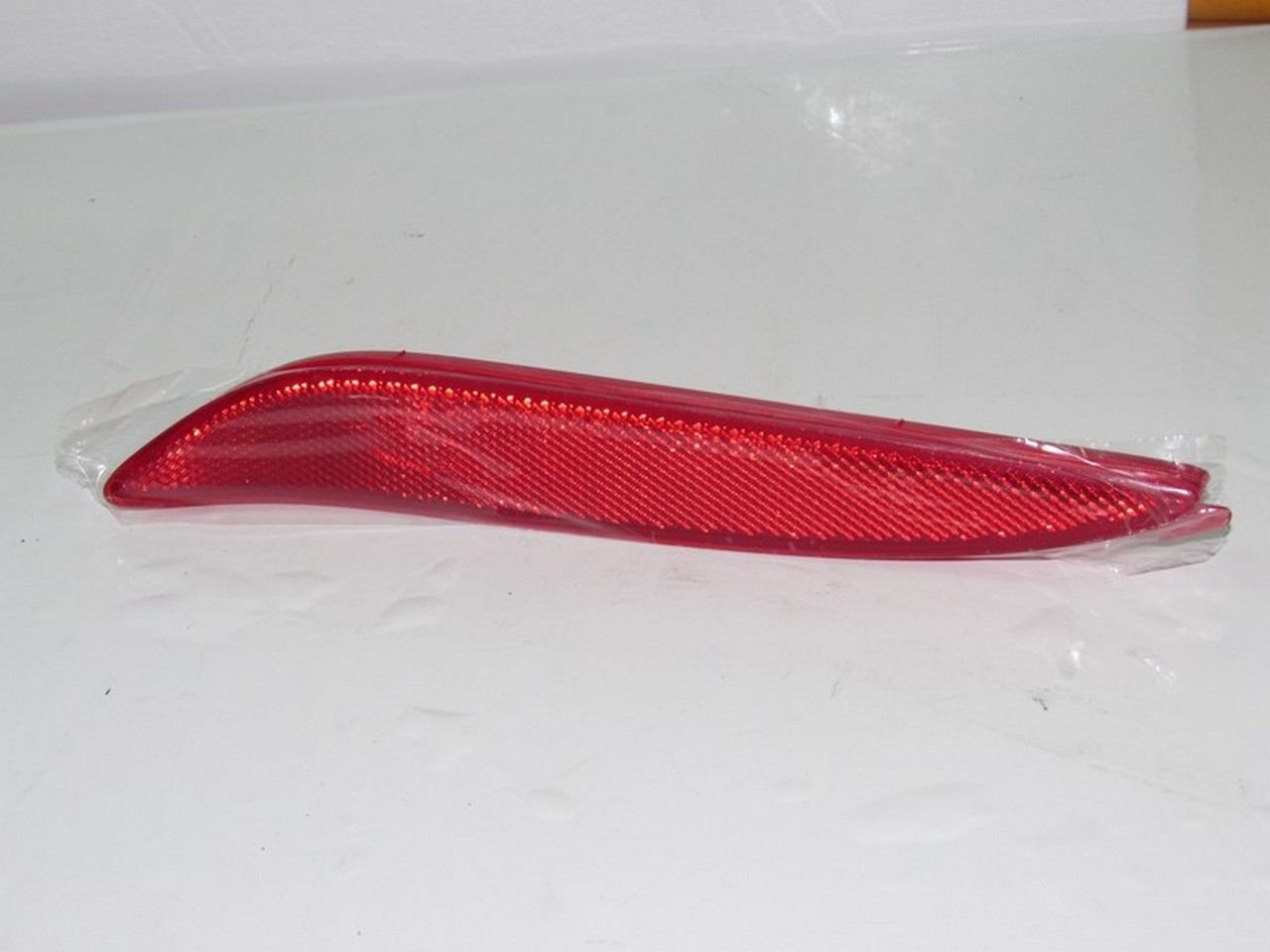 ELANTRA 11- REFLEKTÖR ARKA TAMPON SOL