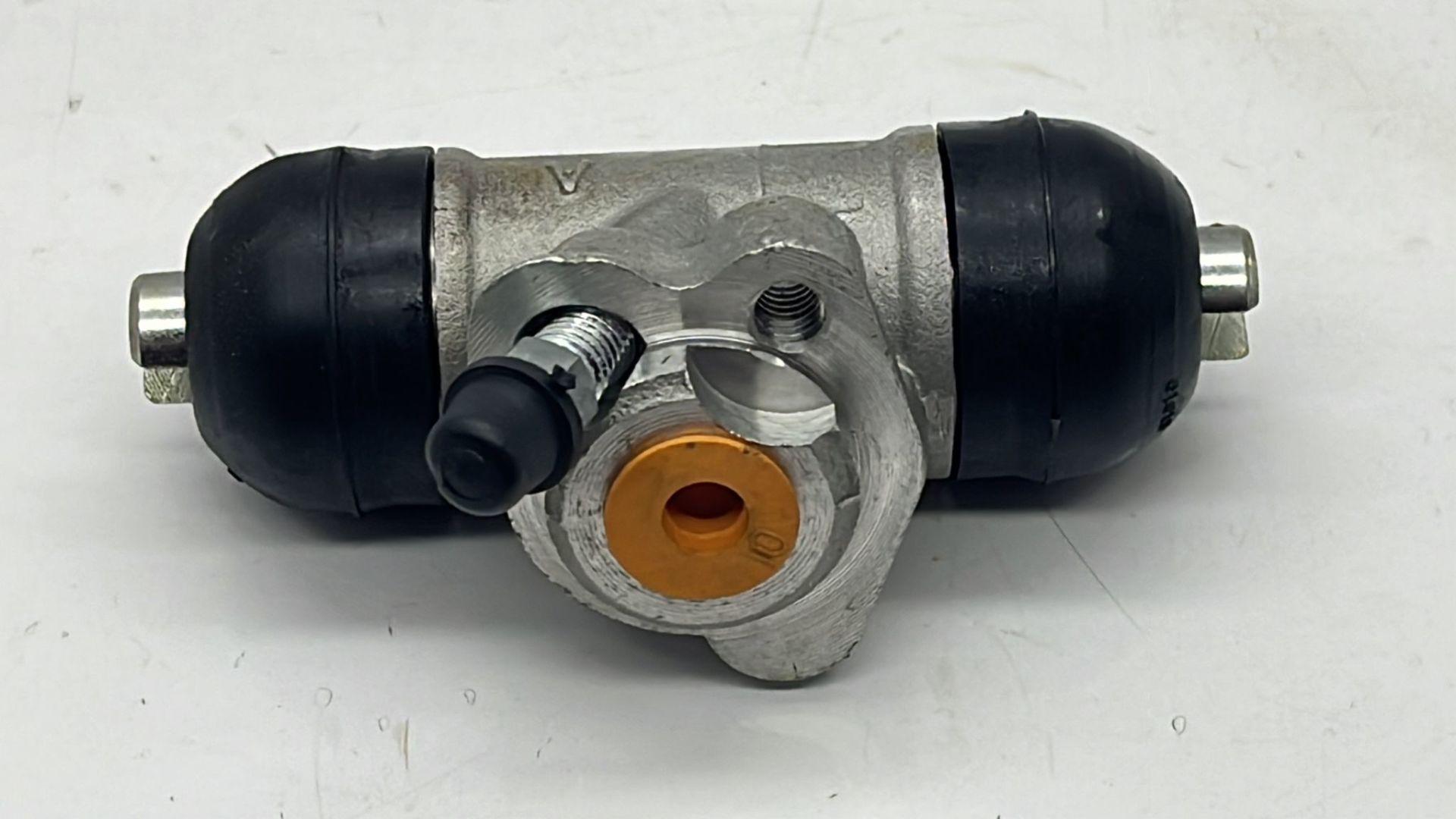 Fren Silindiri Yaris Sol 03-06 arka fren merkezi