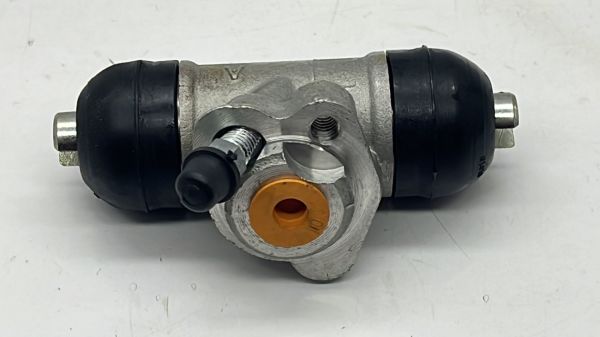 Fren Silindiri Yaris Sol 03-06 arka fren merkezi