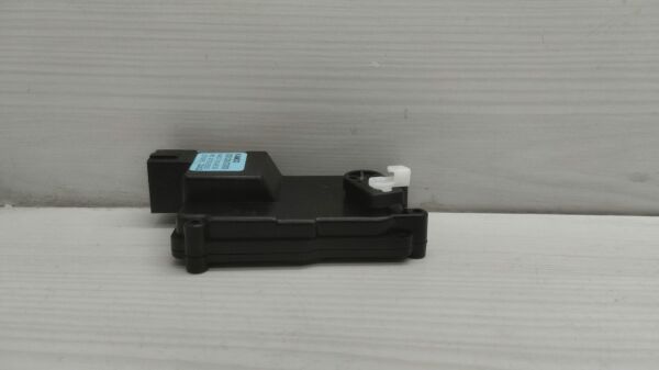 Kilit Motoru Accent Sol 03-06 Ön 4 Fisli