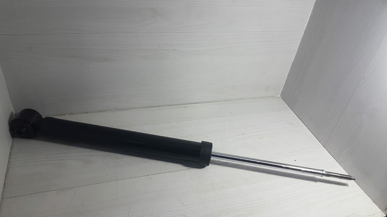 İ20 amortisör arka 15-