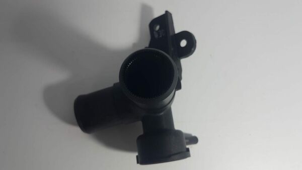 i30 benzinli radyatör girişi boğazı 12-