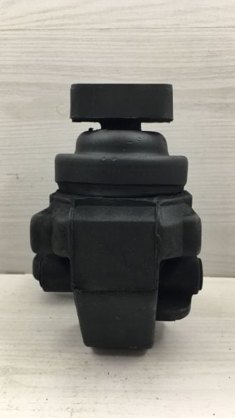 Motor Takozu 626 92-97 Sağ Yağli