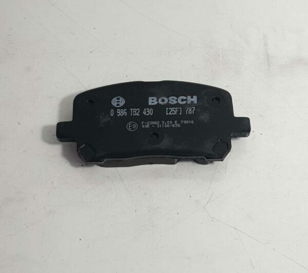 Balata Ön Avensis 02-