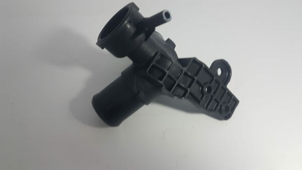 i30 benzinli radyatör girişi boğazı 12-