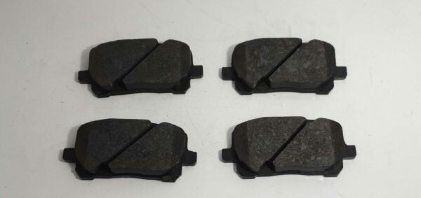 Balata Ön Avensis 02-