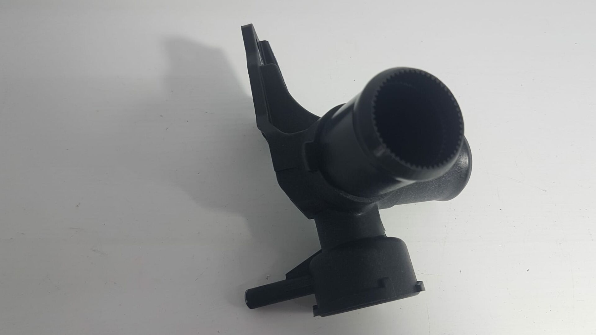 i30 benzinli radyatör girişi boğazı 12-