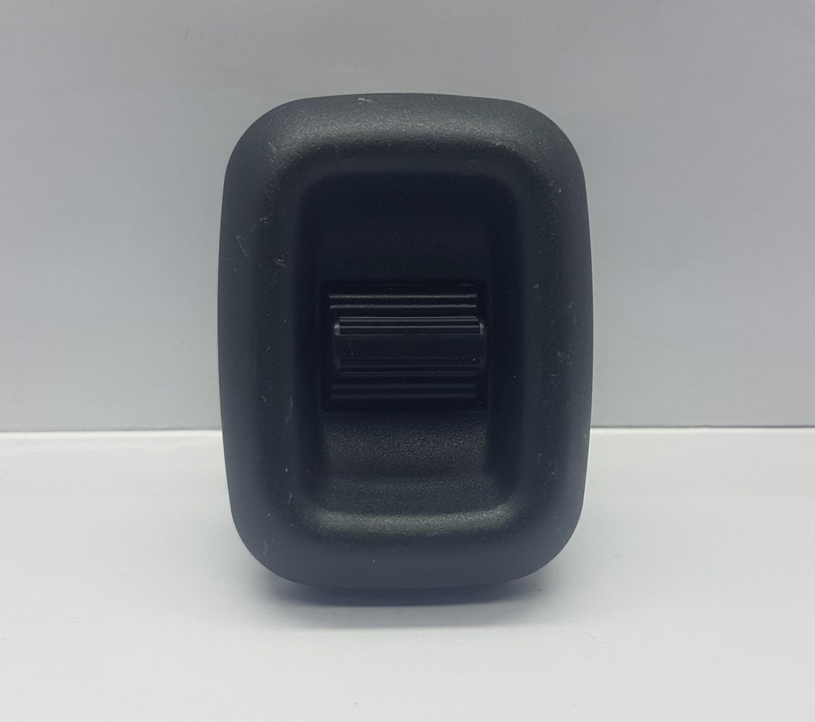 Cam Dügme Yaris 1999-2005 Sağ