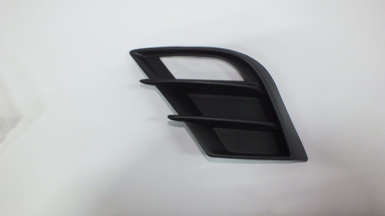 MAZDA 3 2008- SİS LAMBA KAPAĞI (SİS DELİKLİ) SAĞ