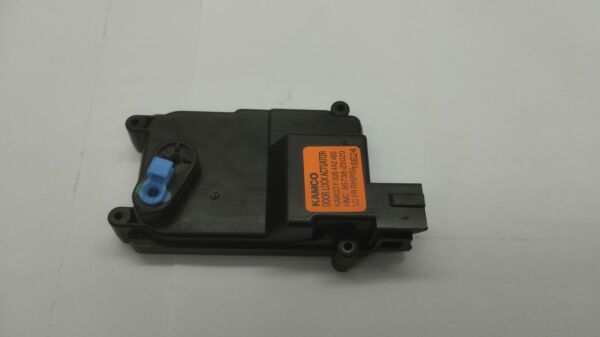 Kilit Motoru Accent 00-06 Sağ Ön 4 Fisli merkezi pompa