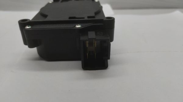 Kilit Motoru Accent 00-06 Sağ Ön 4 Fisli