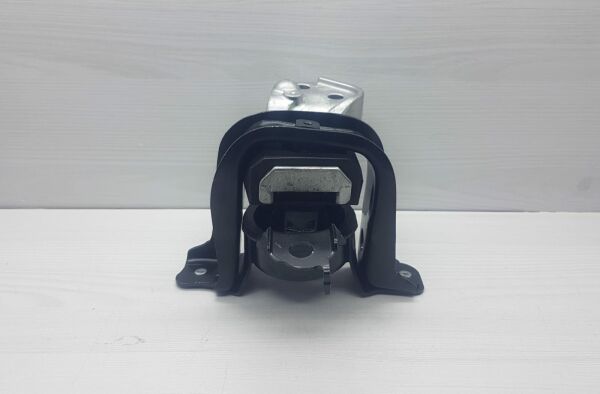 MOTOR TAKOZU YARIS 2003- SAG BENZINLI