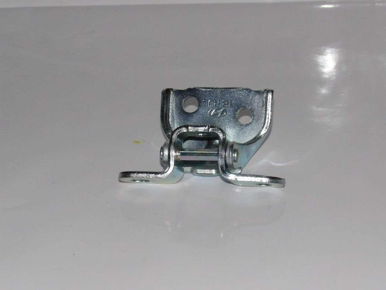 GETZ 03- ARKA KAPI MENTEŞESİ ÜST SOL