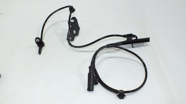 AURIS 07-18 / AVENSIS 09-14 / COROLLA 12-18 / VERSO ABS SENSÖRÜ ÖN SAĞ
