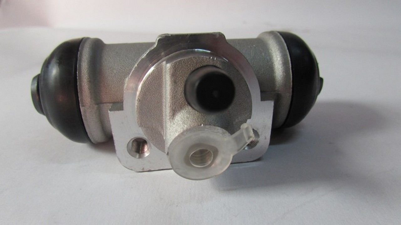 YD25 2003- FREN SİLİNDİRİ ARKA SAĞ-SOL