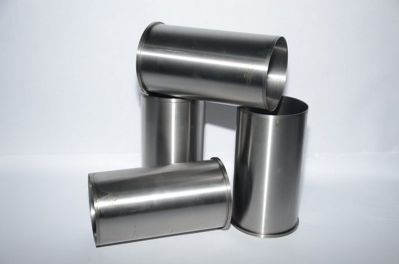 NQR 4HE1 SİLİNDİR GÖMLEK TAKIM - 110mm