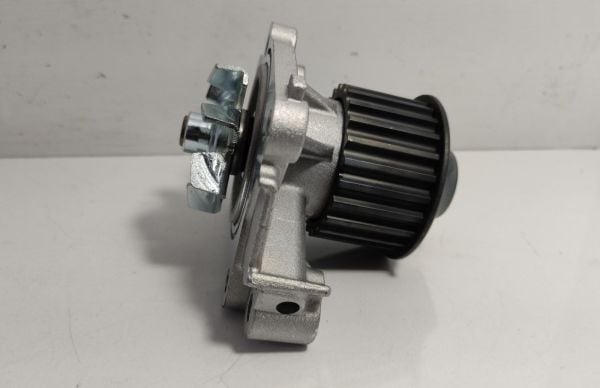 Devirdaim Carisma 1.6 su pompası md309756