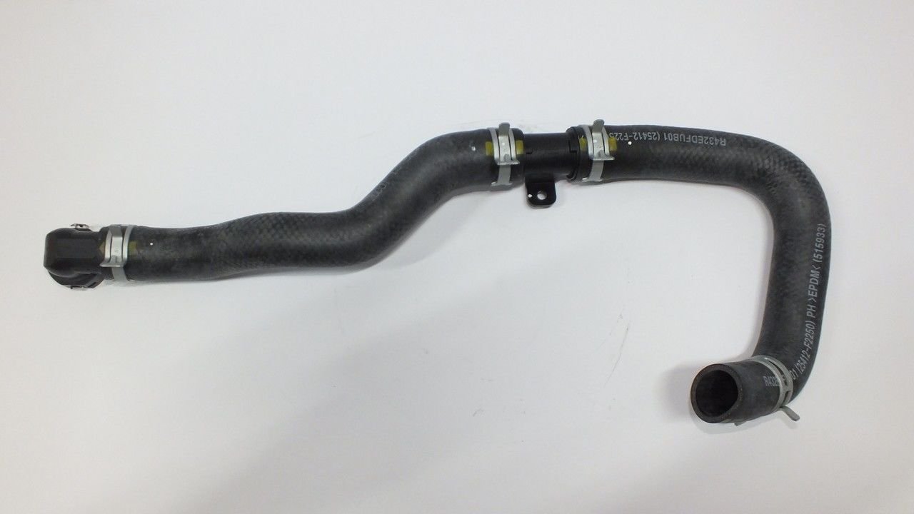 ELANTRA 2016- DİZEL RADYATÖR ALT HORTUMU