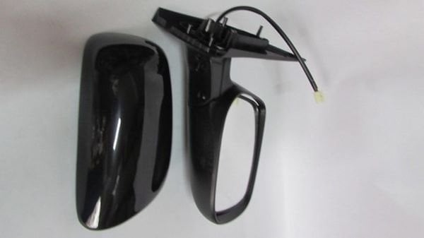 COROLLA 2006- YAN AYNA ELEKTRİKLİ ISITMALI 5 FİŞLİ SAĞ