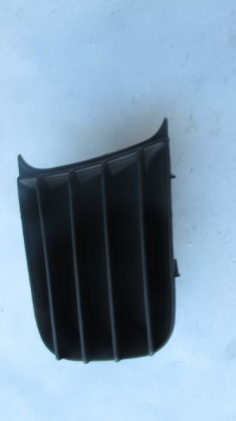 COROLLA 1998-2002 SİS LAMBA KAPAĞI (SİS DELİKLİ) SAĞ