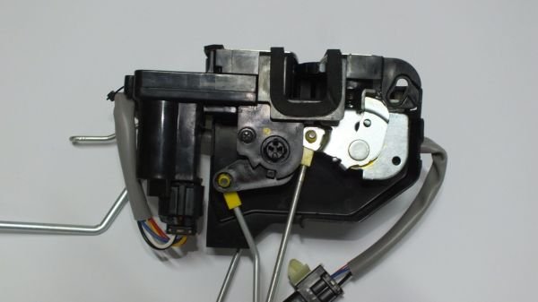 GETZ 2006-2011 KAPI KİLİDİ ÖN SAĞ 5 FİŞLİ (MERKEZİ KİLİT MOTORLU)