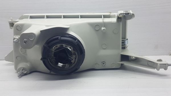 Far Corona Sağ 1988-1990 At171