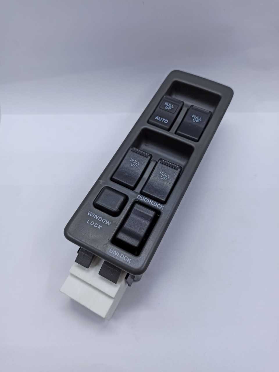 Mazda 626 1988-1992 Cam Düğmesı Sol Dörtlü