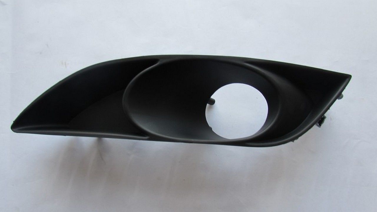 AURIS 2007-2009 SİS LAMBA KAPAĞI (SİS DELİKLİ) SOL