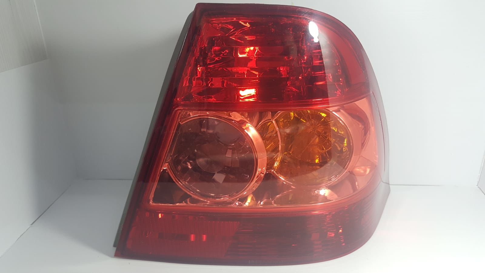 corolla sedan stop sağ  04-06