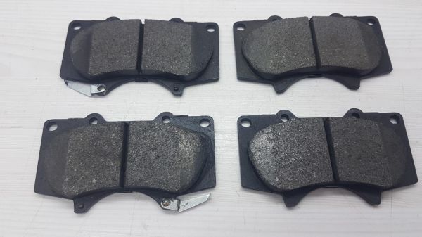 BALATA ÖN HILUX 15-