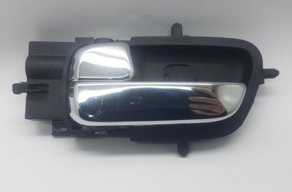 Kapi Kolu i20 Ön/Arka iç Sol 09-Nikelaj Kulp Nikelaj Buton