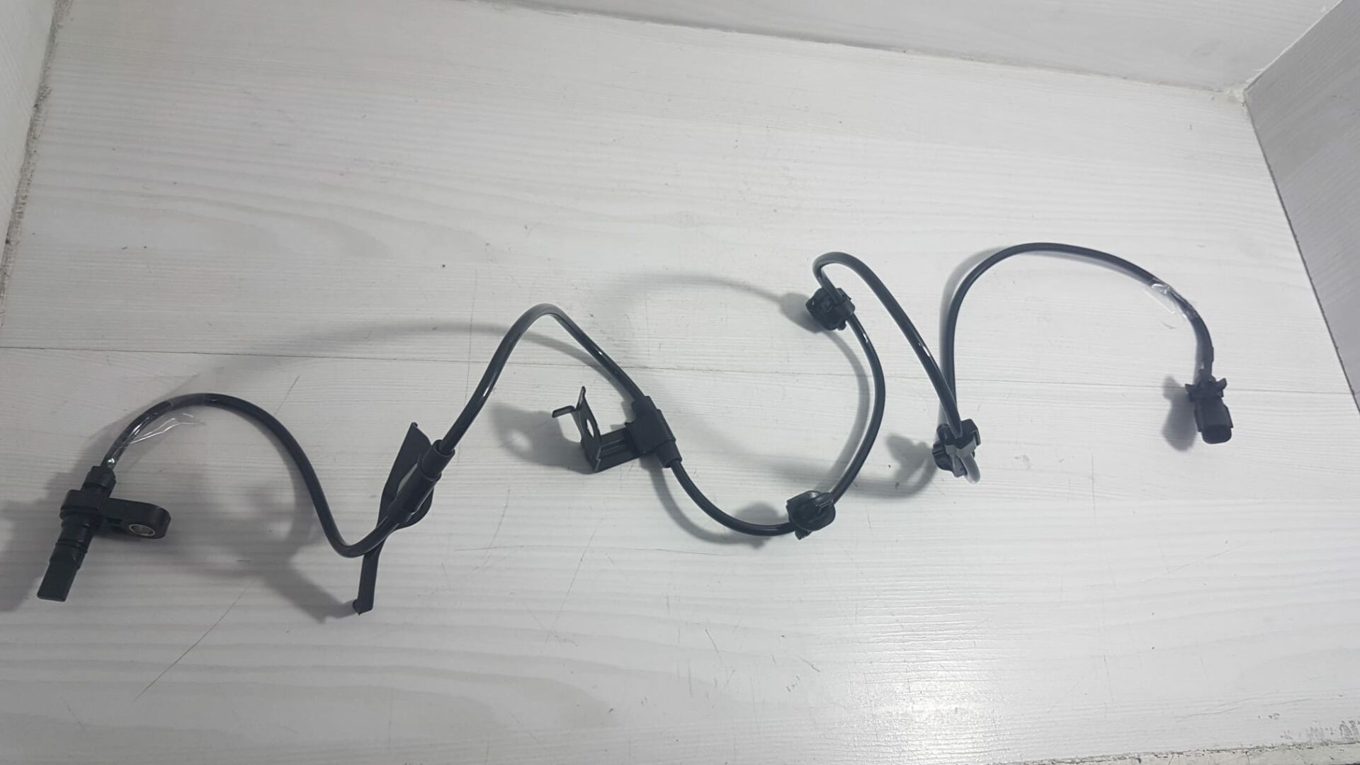 yaris abs sensörü sol ön 12-15