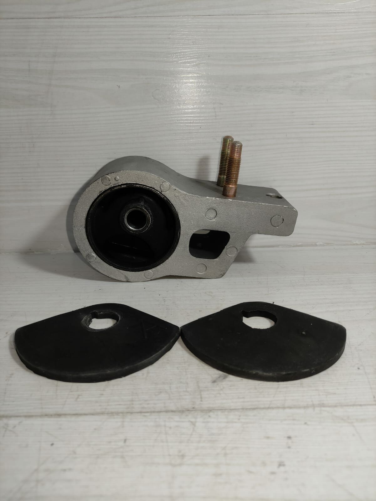 Corolla AE92 1.3 motor takozu kulagı sağ