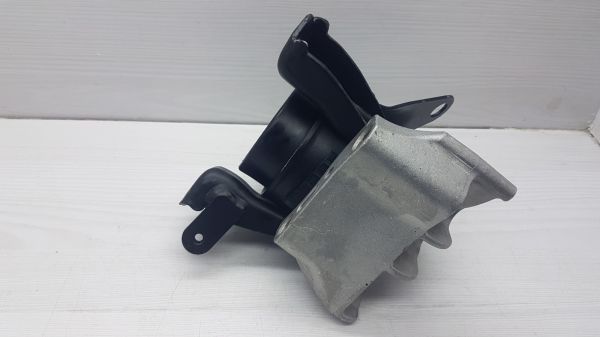 MOTOR TAKOZU AVENSIS SAG YAGLI BRAKET ÜZERİNDE 12305-28050