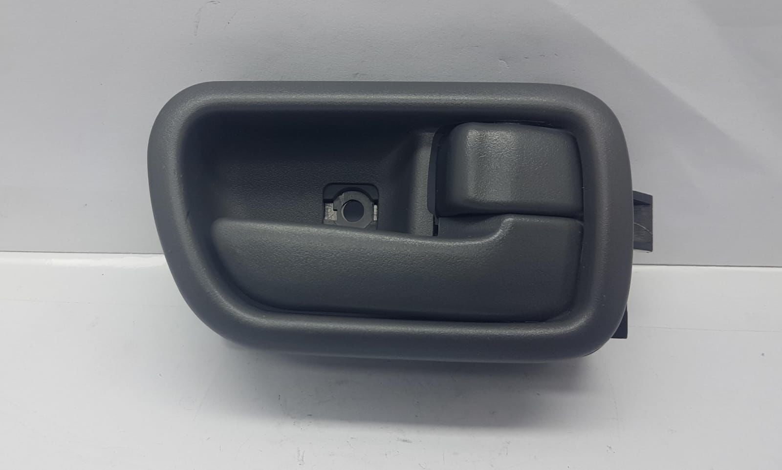 Kapı Kolu Avensis iç Sağ 1997-2002