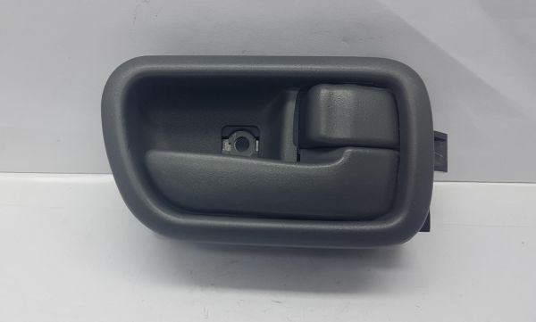 Kapı Kolu Avensis iç Sağ 1997-2002