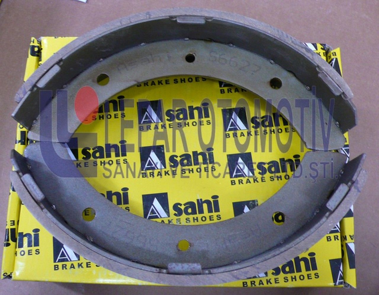 CANTER 304-515 90-97 FREN BALATASI ÖN TK. PAPUÇLU