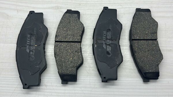 BALATA ÖN HILUX 06- D4D 4X2