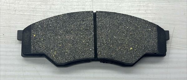 BALATA ÖN HILUX 06- D4D 4X2