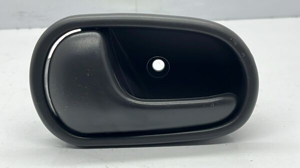 Kapi Kolu 323 iç Sol 95-98 Ortadan Delik