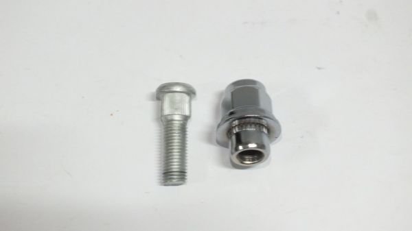 COROLLA 02- / AVENSİS 02 - / AURİS / HILUX WİGO BİJON SOMUN + SAPLAMA KOMPLE OYNAR YÜZÜKLÜ TİP KIS