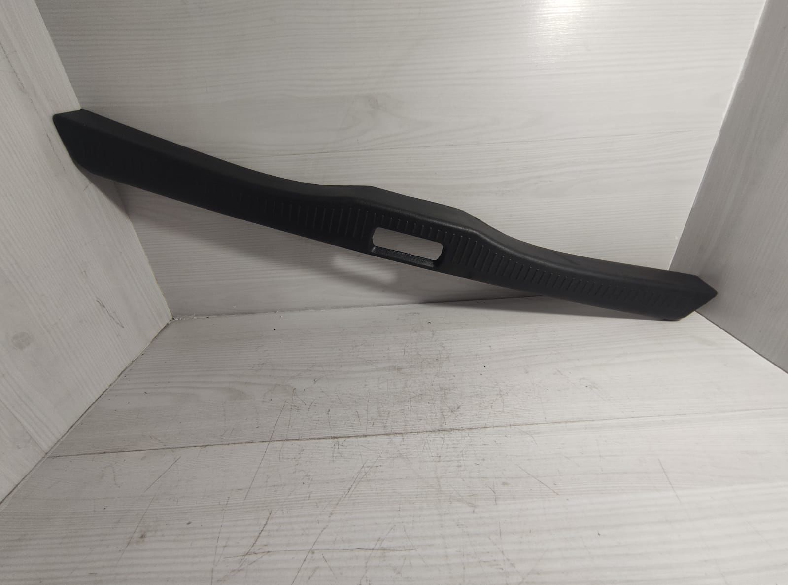 bagaj Kapak Çitasi iç Corolla Ae101