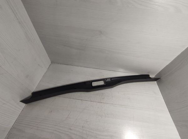 bagaj Kapak Çitasi iç Corolla Ae101