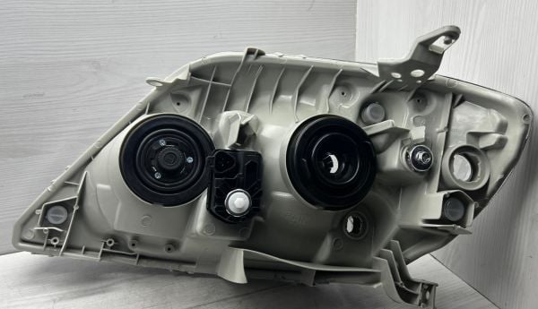 FAR COROLLA SAG 02-06 SEDAN