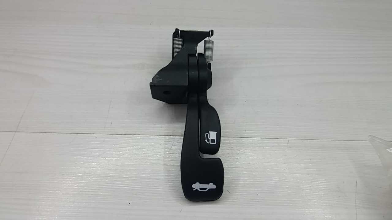 bagaj Açma Kolu Corolla Ae101 Yuvasiz