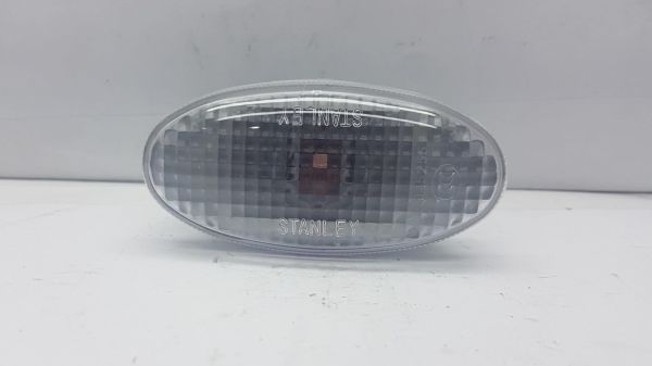 Çamurluk Sinyali Mazda 3/Mazda 6/B2500