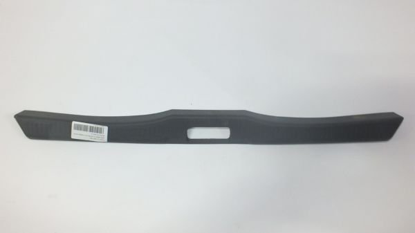 COROLLA 1993-1997 ARKA BAGAJ PLASTİĞİ (KİLİT KARŞILIĞI ÜST PLASTİĞİ)